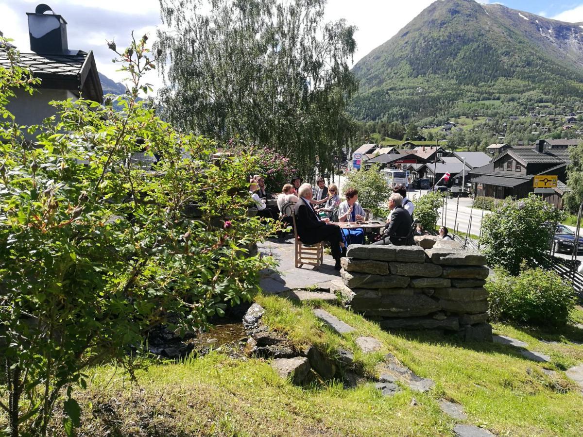 Fossheim Hotel Lom Esterno foto